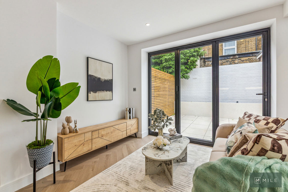 2 bed property in Ponsard Road, London