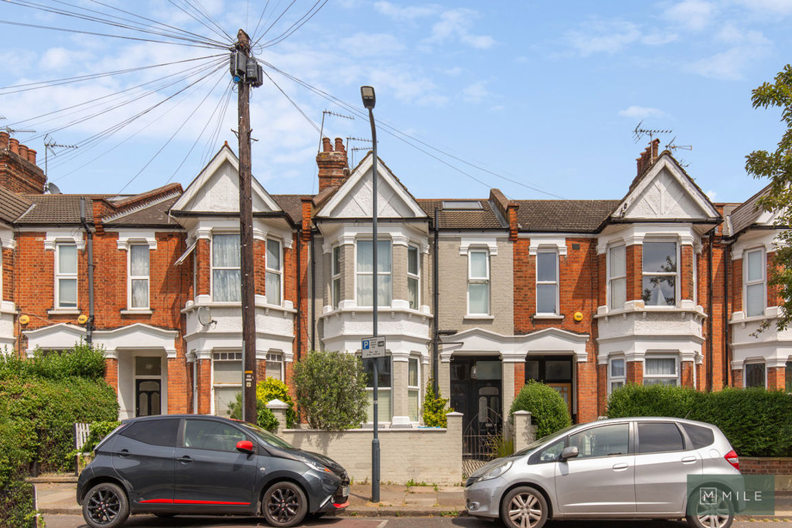 2 bed property in Spezia Road, London