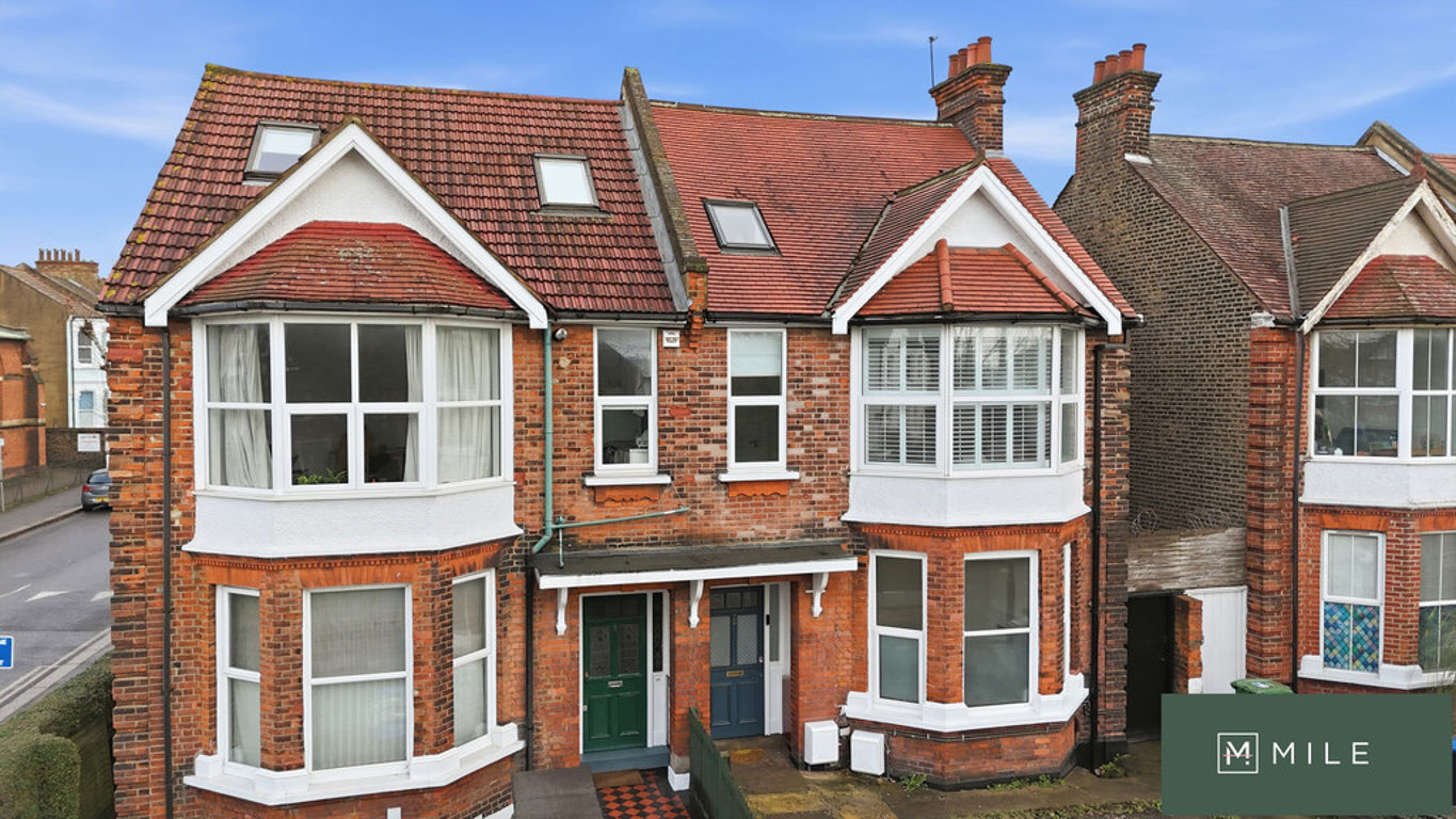 3 bed property in Wrottesley Road, London