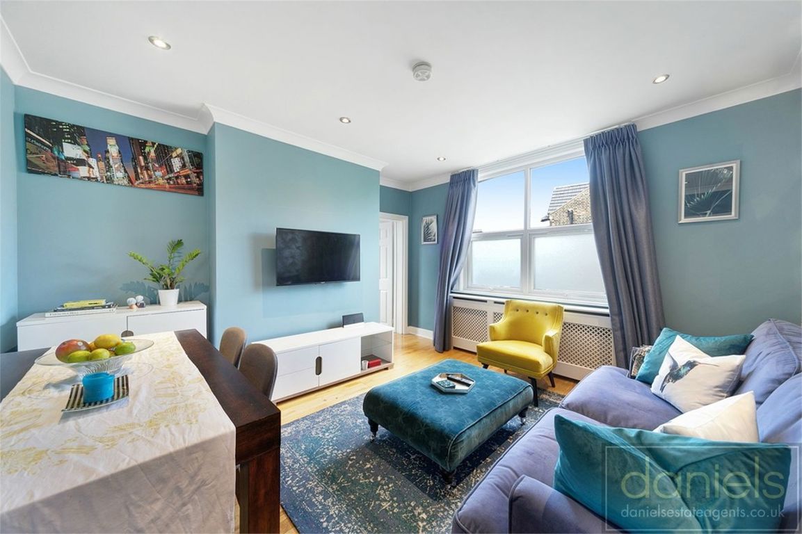 2 bed property in Wrottesley Road, London
