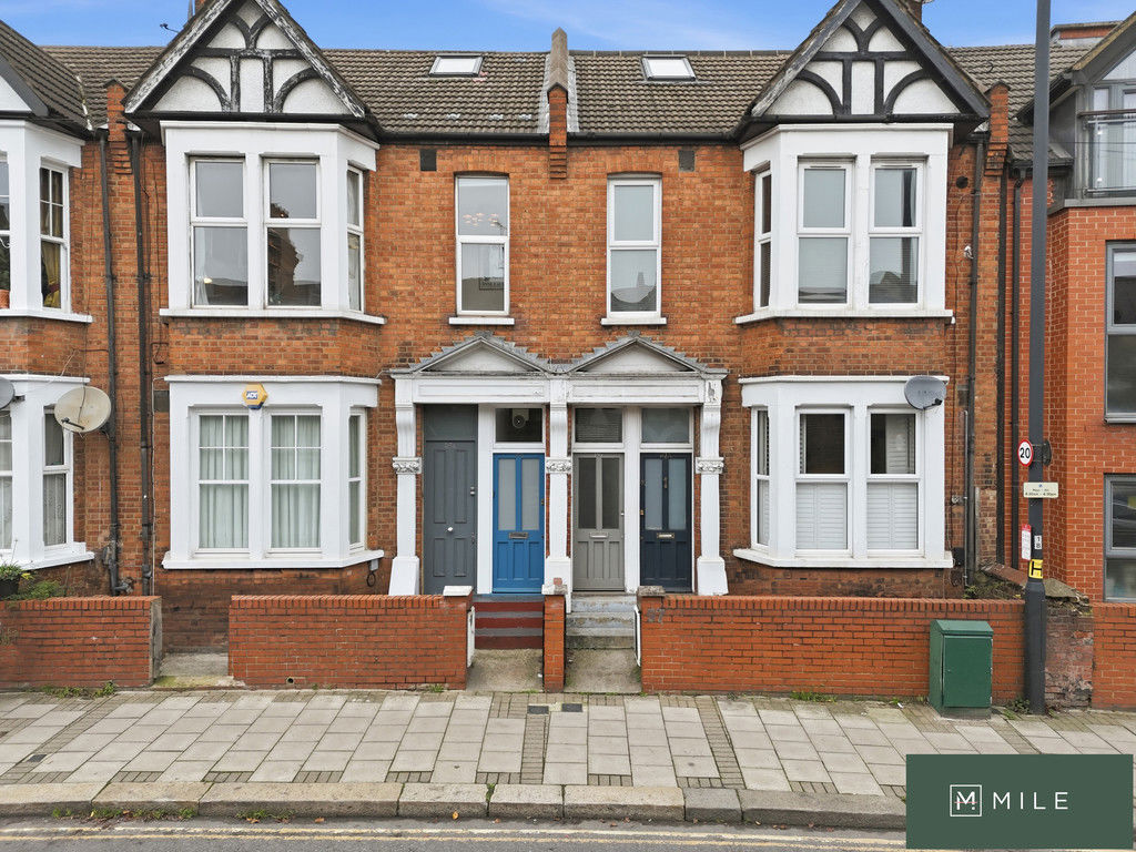 3 bed property in Kilburn Lane, London