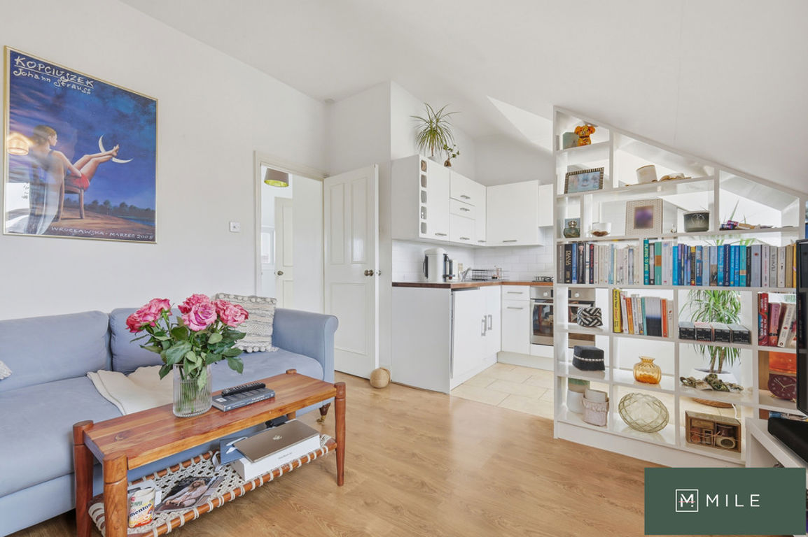 1 bed property in Portnall Road, London