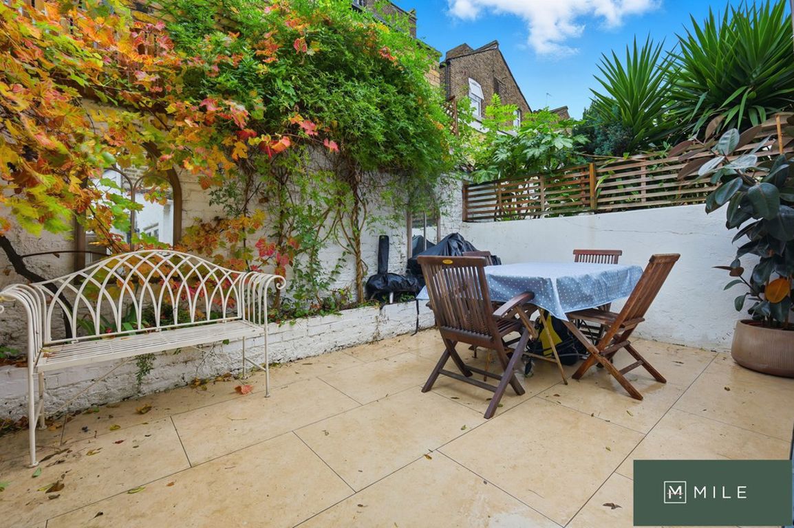 4 bed property in Ponsard Road, London