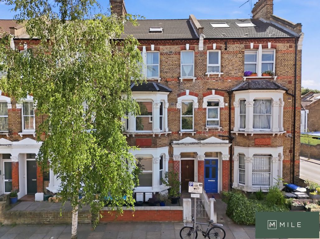 2 bed property in Pember Road, London