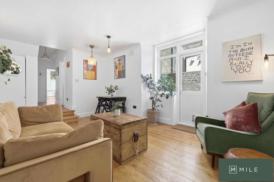 2 bed property in Pember Road, London