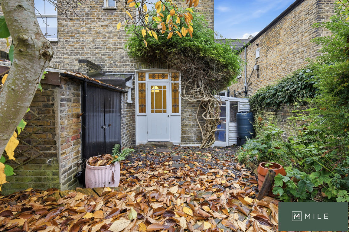 Bathurst Gardens, London