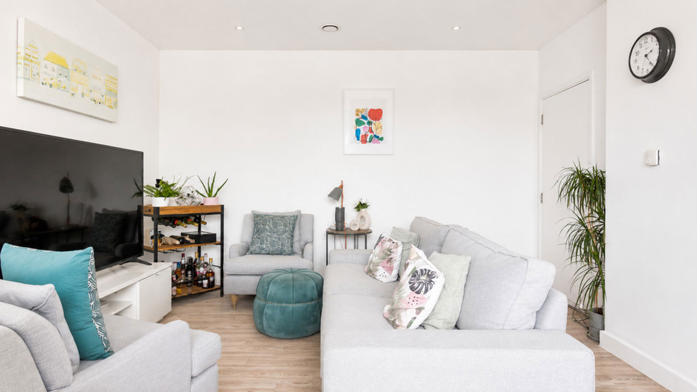 Hilltop Avenue, London