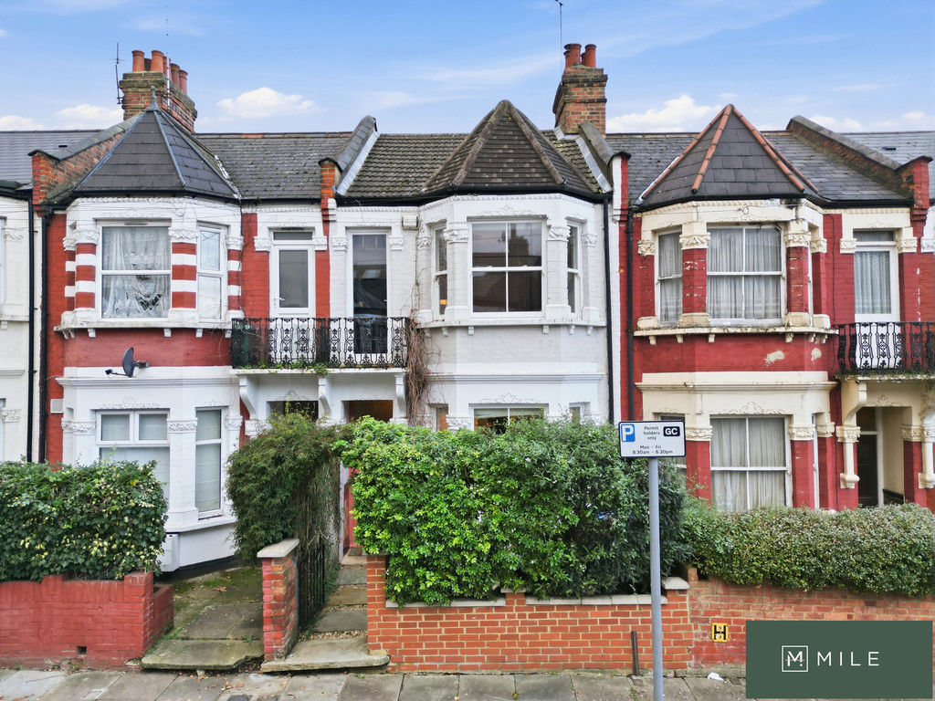 3 bed property in Churchill Road, London