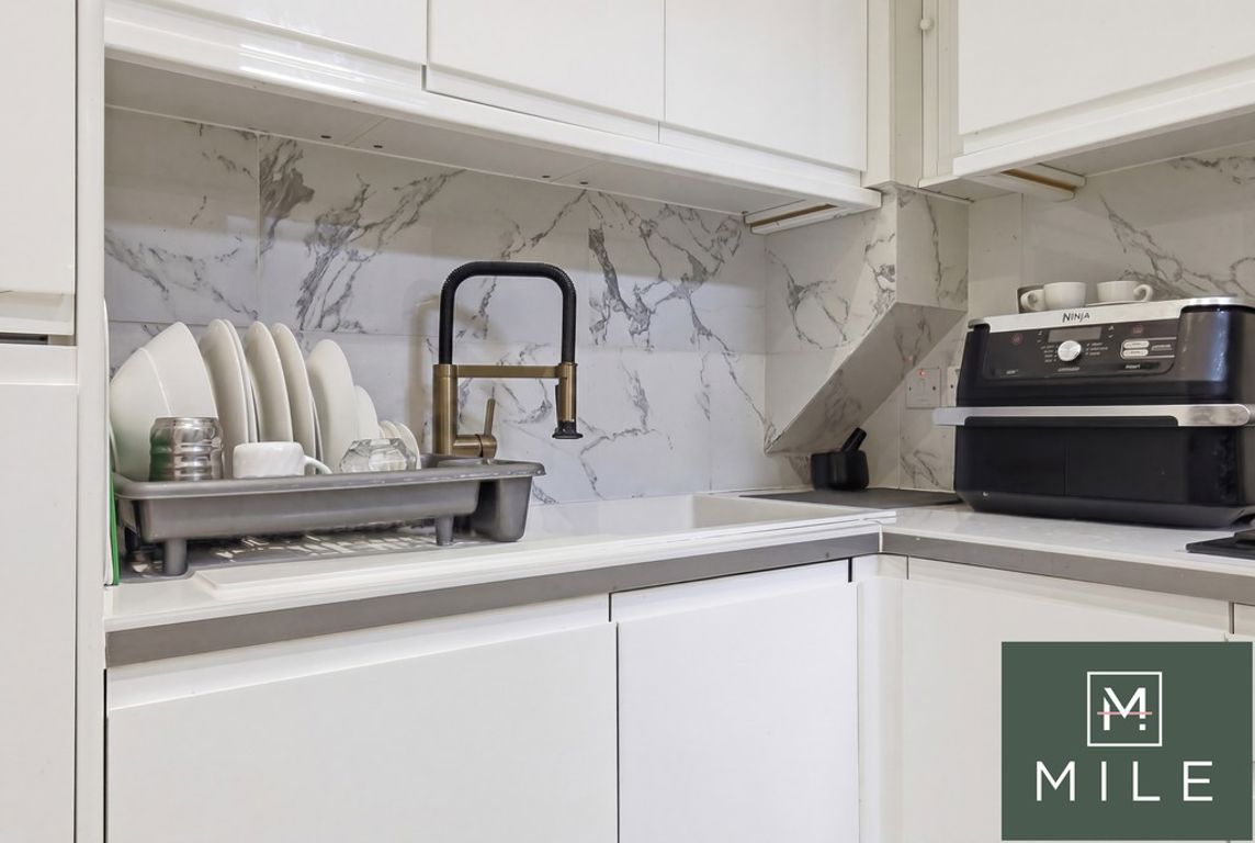 3 bed property in Yewfield Road, London