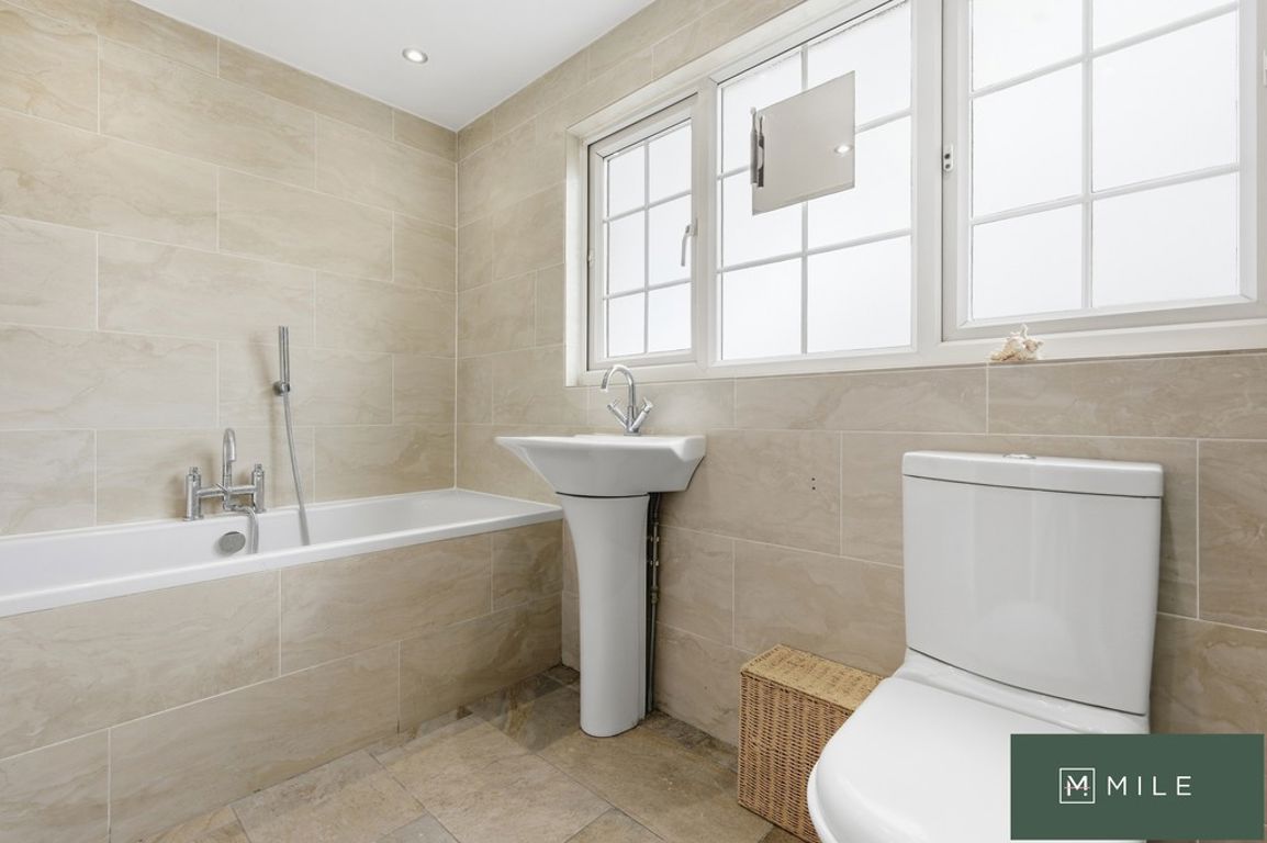 Colston Crescent, Waltham Cross