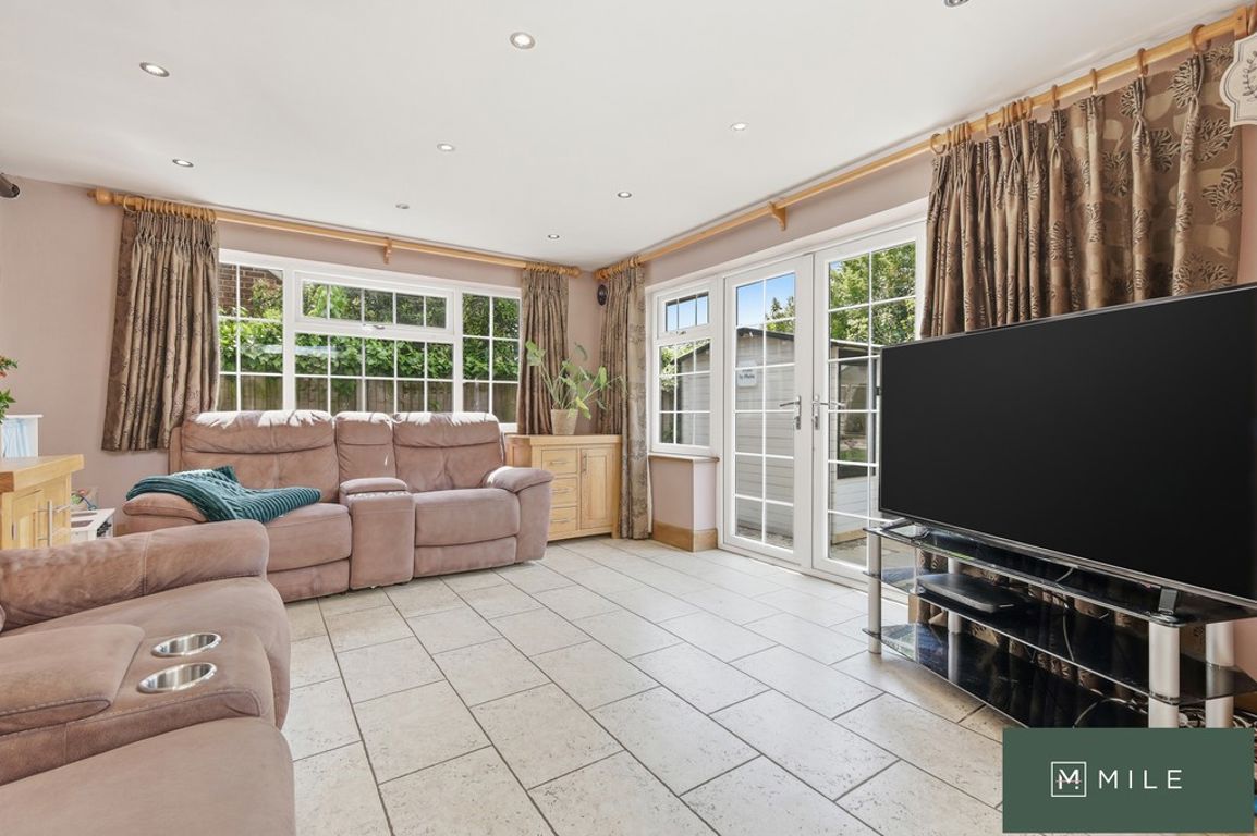 Colston Crescent, Waltham Cross