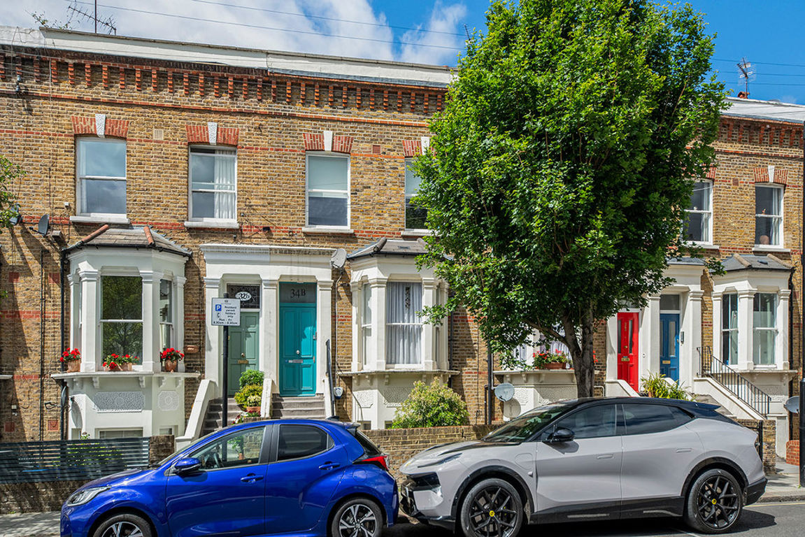 2 bed property in Bravington Road, London