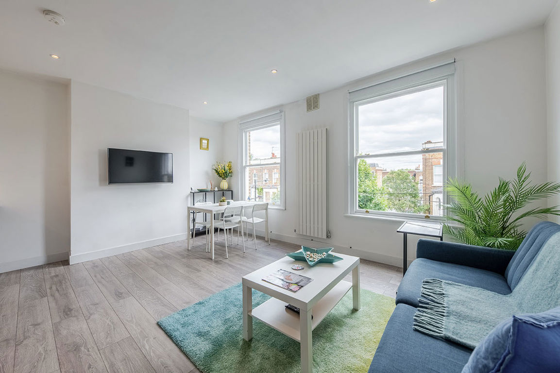 2 bed property in Bravington Road, London