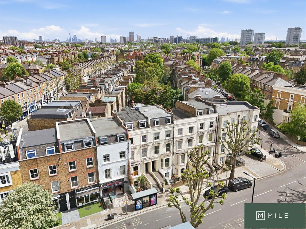 2 bed property in Chippenham Road, London