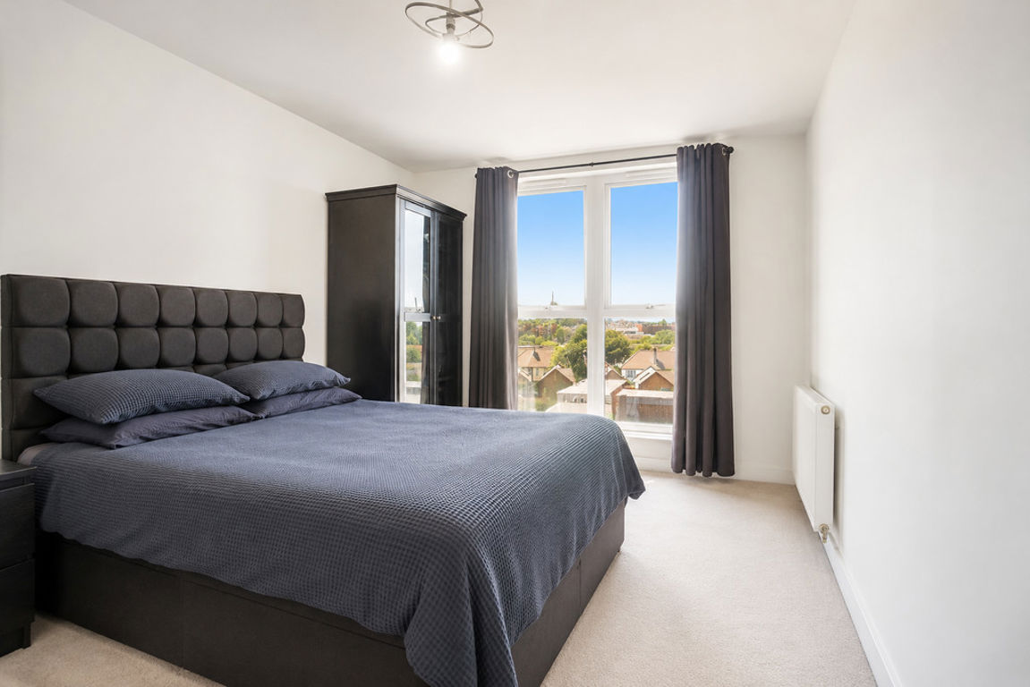 2 bed property in Swannell Way, London