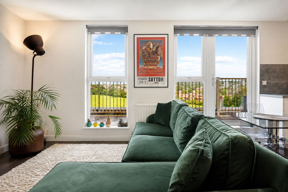 2 bed property in Swannell Way, London