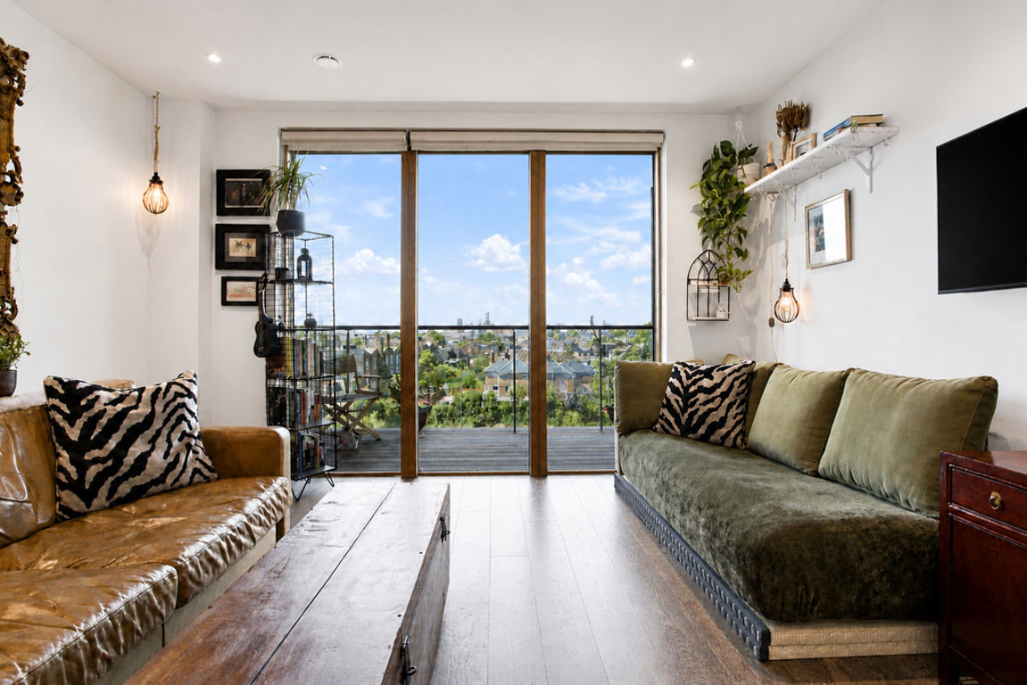 1 bed property in Salusbury Road, London