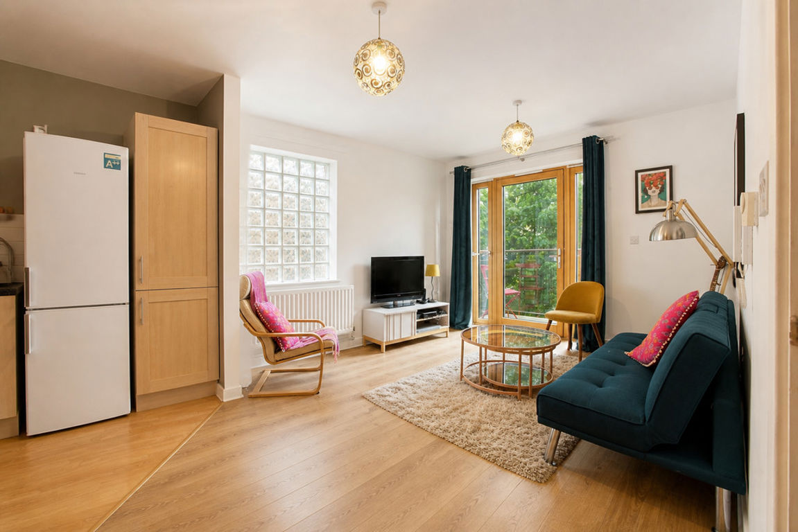 Ainsworth Court, London