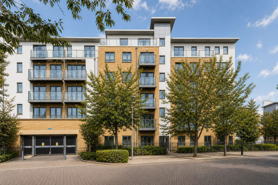1 bed property in Ainsworth Court, London