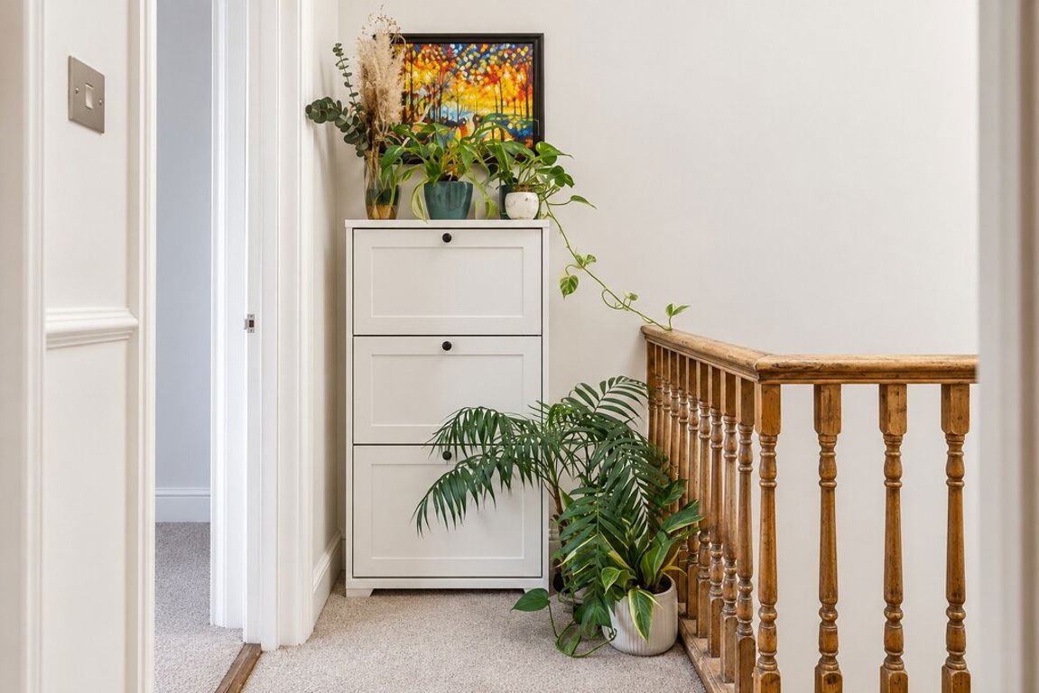 2 bed property in Spezia Road, London