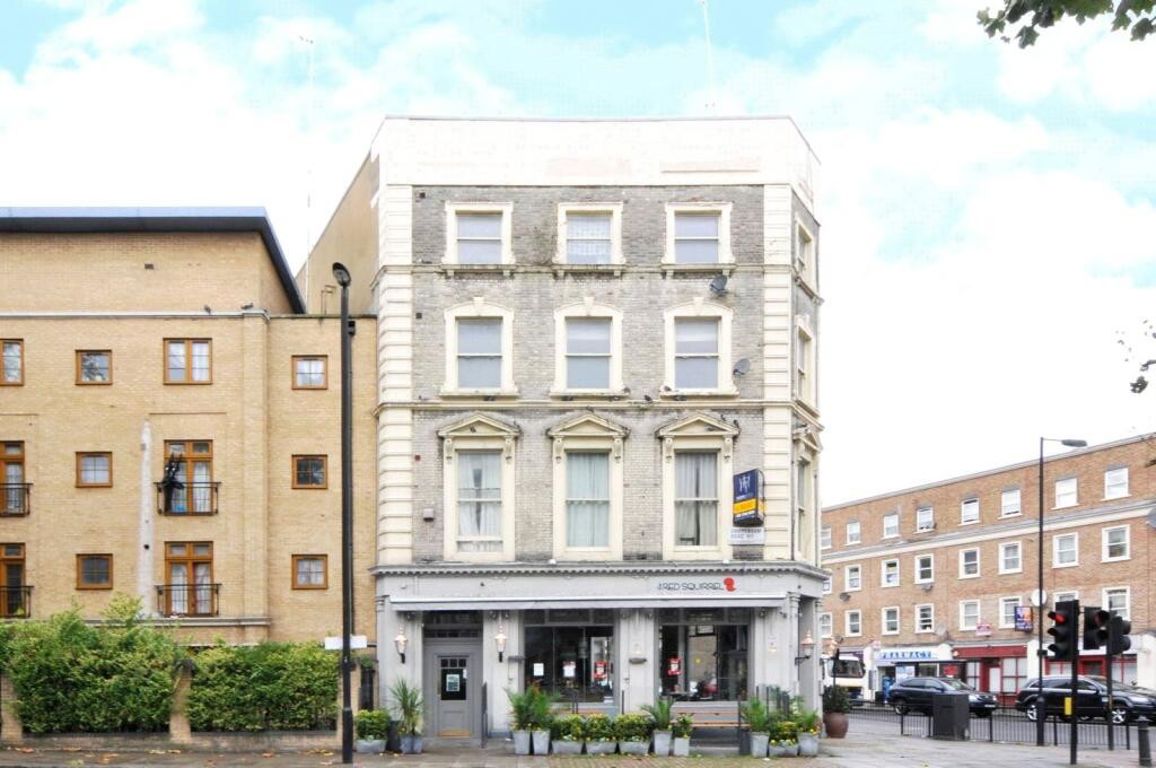 2 bed property in Chippenham Road, London