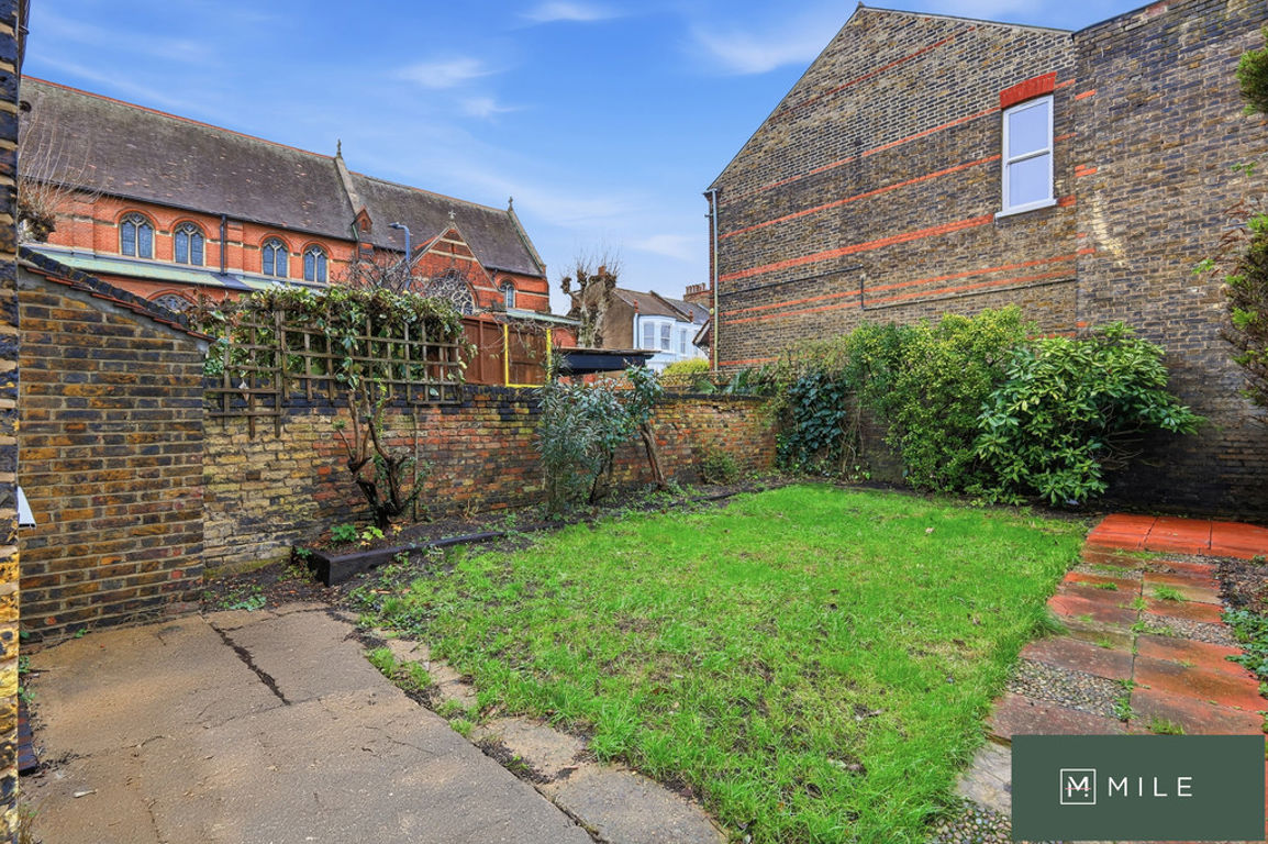 3 bed property in Wrottesley Road, London
