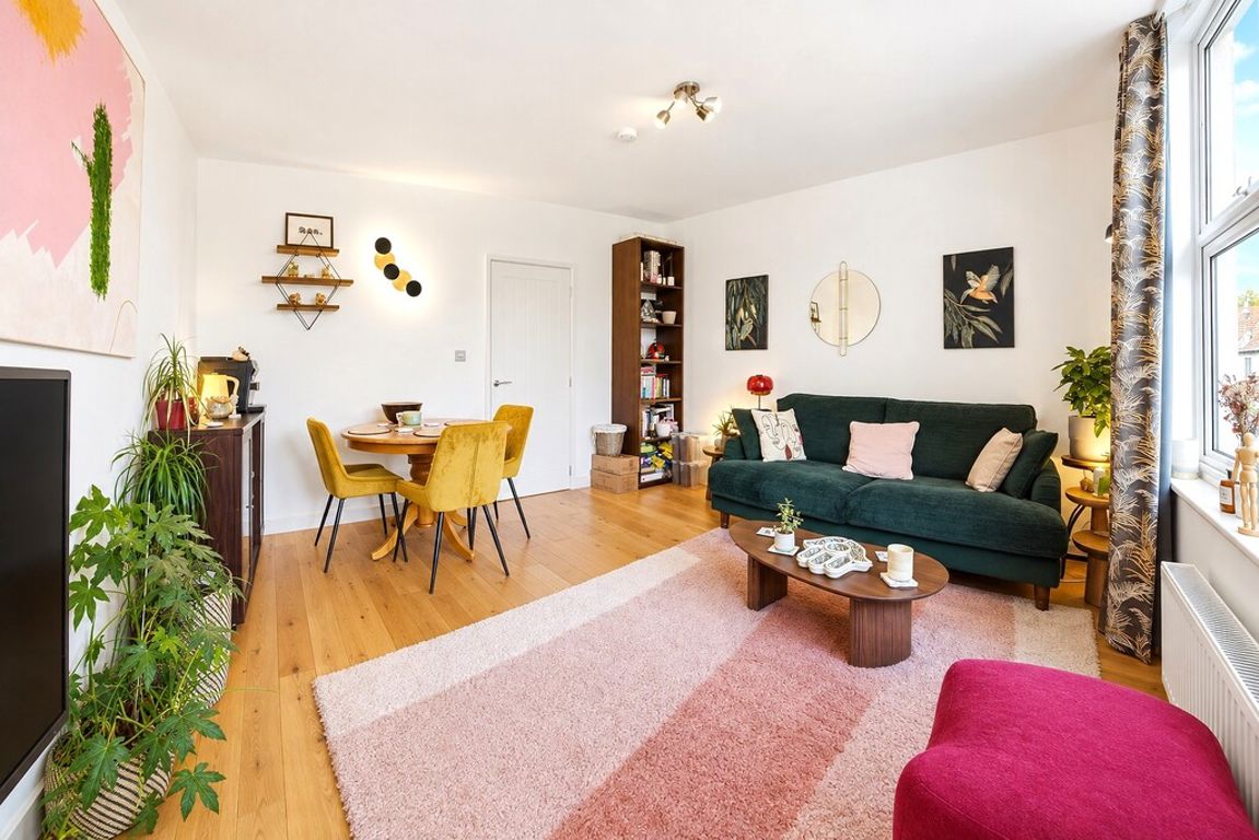 2 bed property in Chaplin Road, London