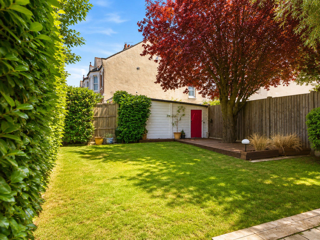 2 bed property in Wrottesley Road, London