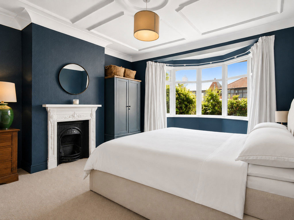 2 bed property in Wrottesley Road, London