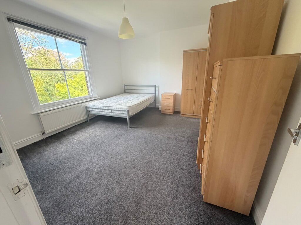 2 bed property in Cavendish Road, London