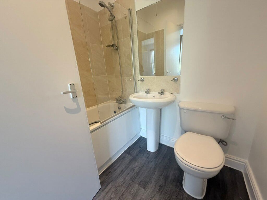 2 bed property in Cavendish Road, London