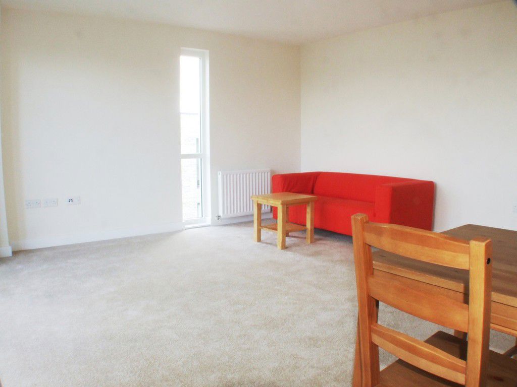 3 bed property in Chronicle Avenue, London