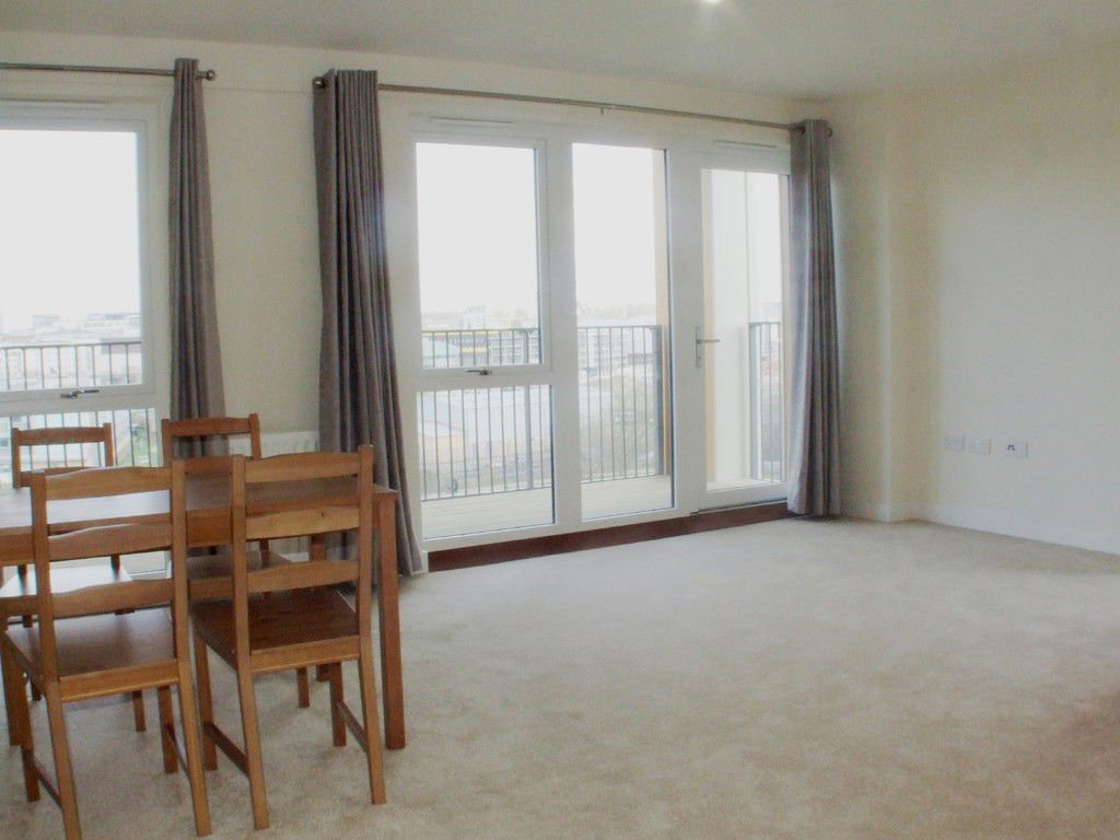 3 bed property in Chronicle Avenue, London