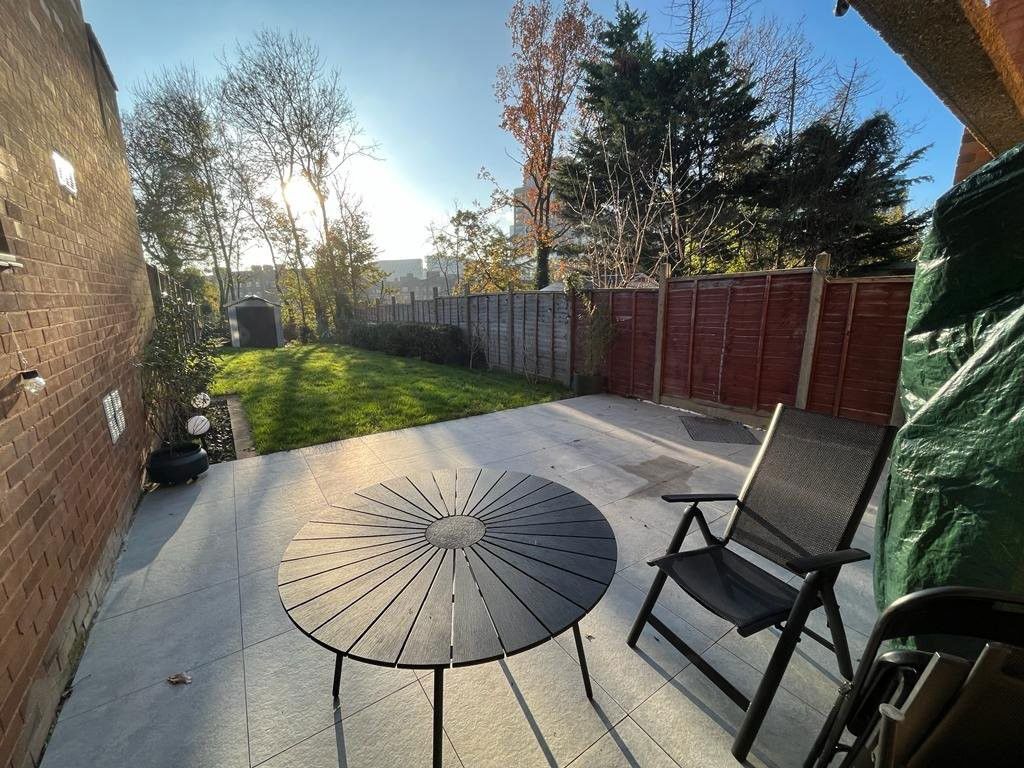 Windsor Crescent, Wembley