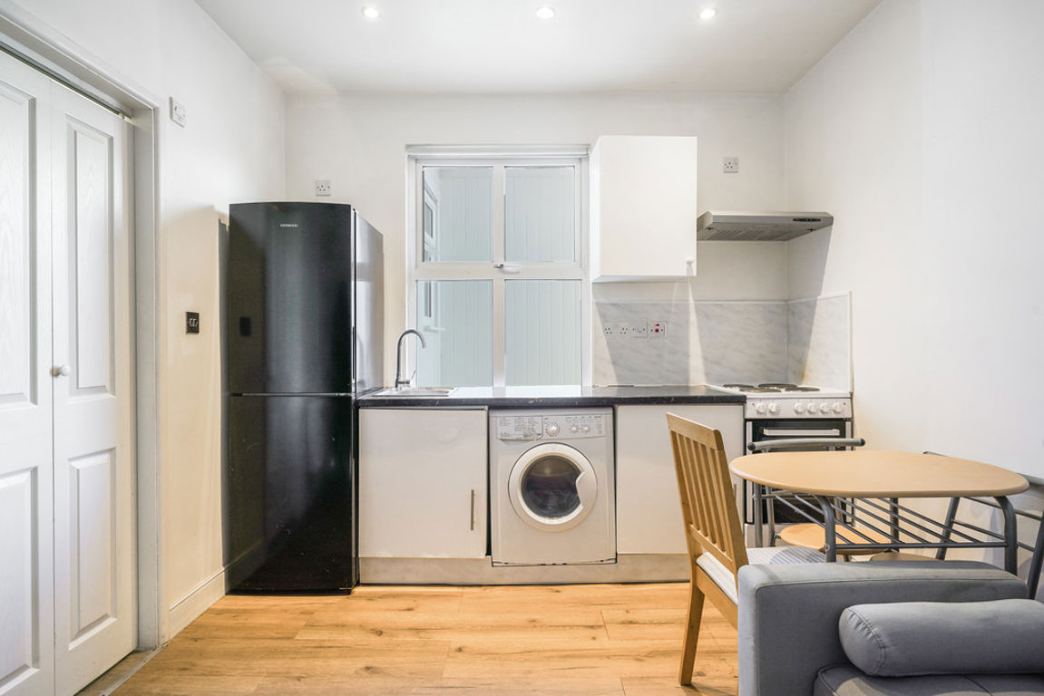 Annesley Avenue, London