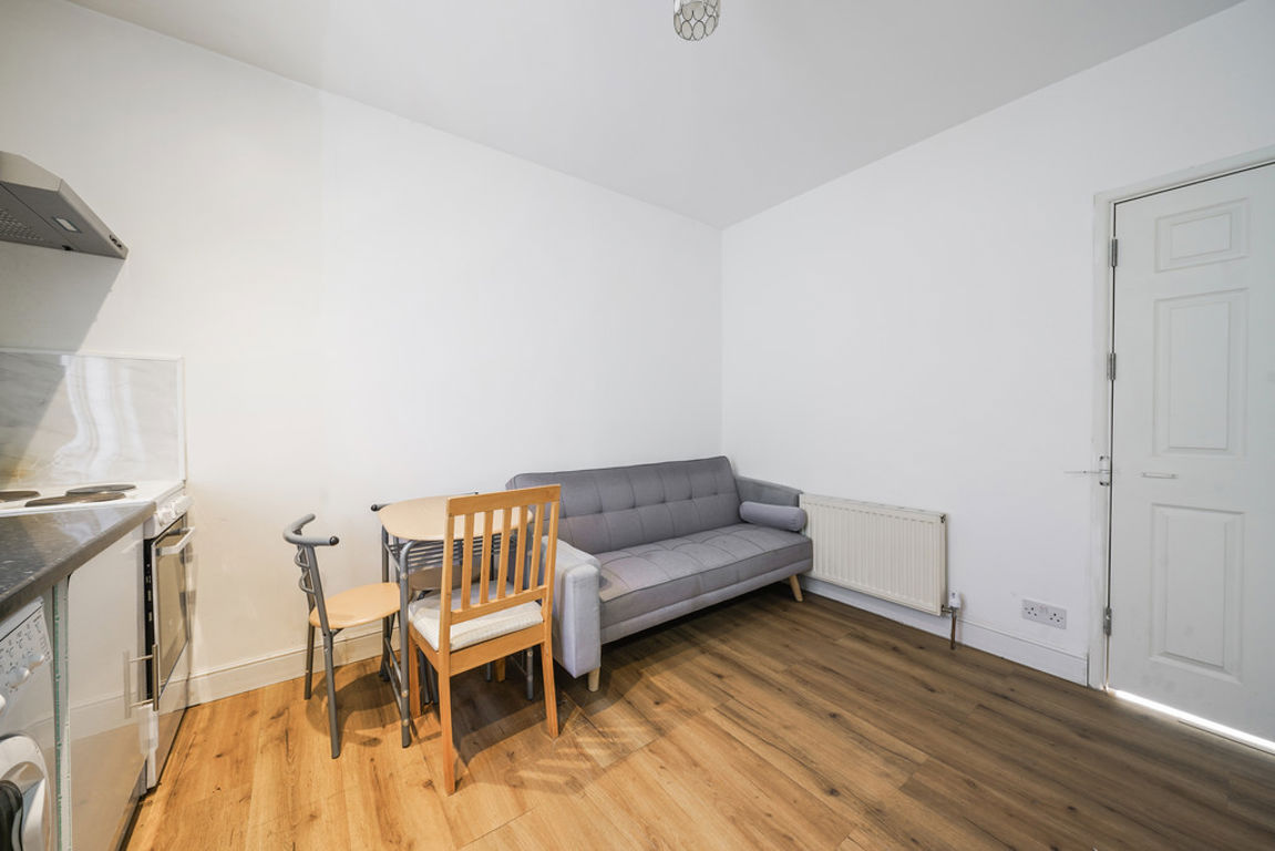 Annesley Avenue, London