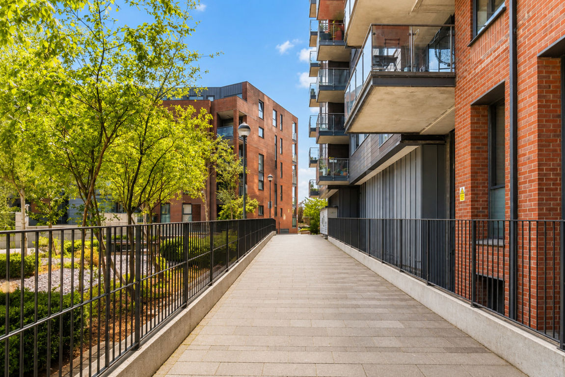 Zenith Close, London