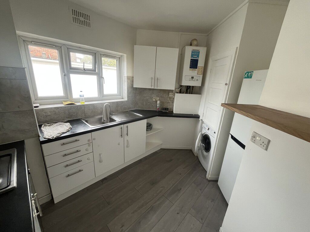 3 bed property in Church Lane, London