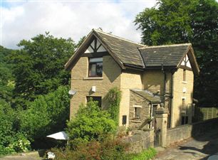 Property image of home to buy in Staups Lane, Halifax